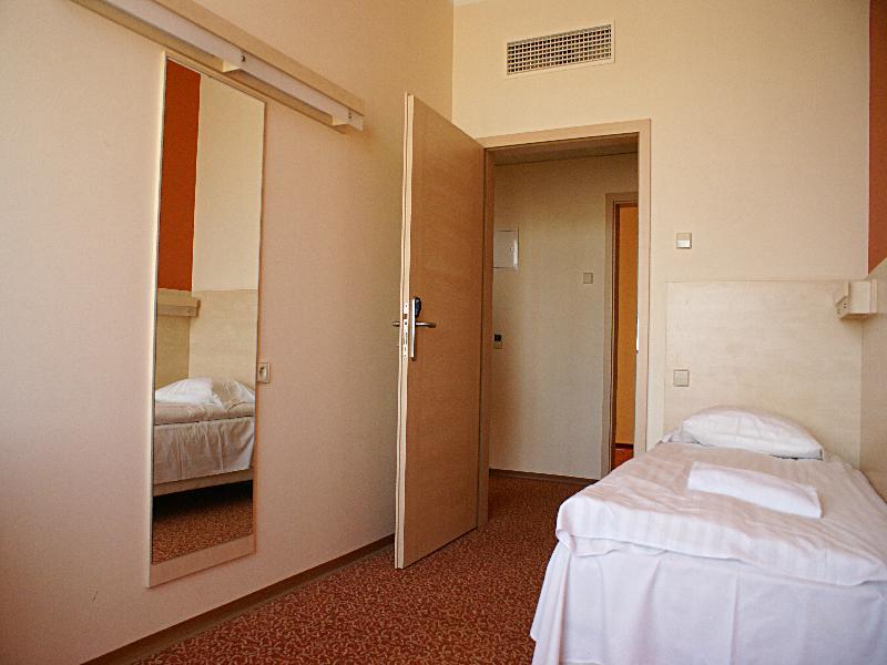 Rija Bauska Hotel Extérieur photo